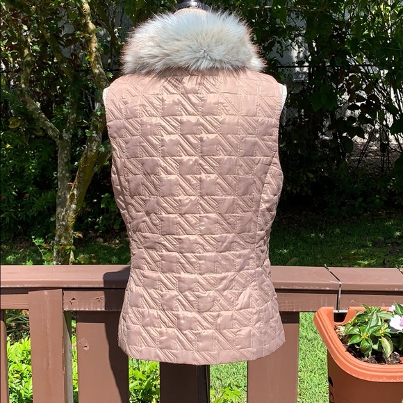 Doncaster Collection Vest - Picture 8 of 13